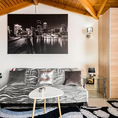 Nest Apartment *